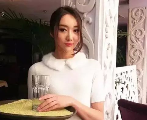 餐飲老板回復想嫁有錢人的餐飲服務員的一段話！