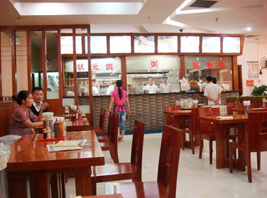 互聯(lián)網(wǎng)時(shí)代下，傳統(tǒng)餐飲如何轉(zhuǎn)型才能不被顛覆?