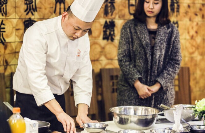 廚師上門O2O平臺轉(zhuǎn)型“高端定制”能否找到盈利突破口？|餐飲界
