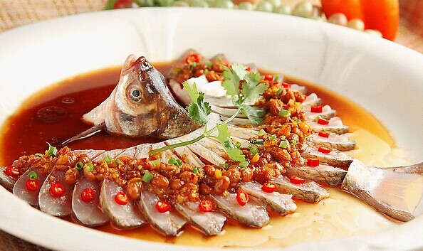 如果你是餐飲老板，如何吃下這700億的年夜飯？