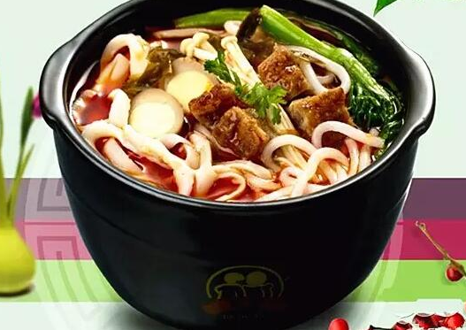 15年憑借一碗土豆粉開近千家店，秘訣是什么？|餐飲界