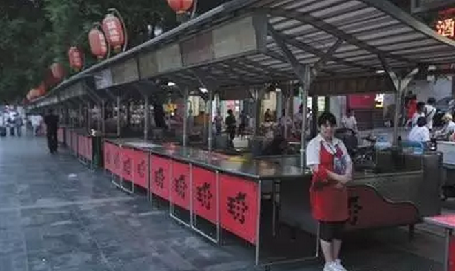 北京繁華商業(yè)區(qū)擠滿外地餐飲，老北京小吃全面萎縮