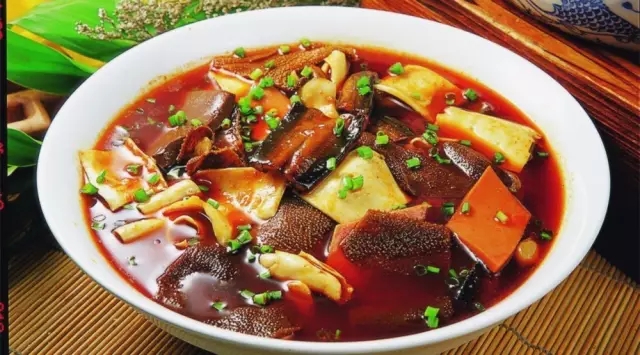 互聯(lián)網(wǎng)狂潮下被顛覆的餐飲業(yè)，死或等死？|餐飲界