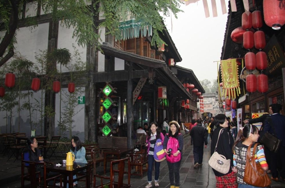 成都：高檔餐飲“全軍覆沒(méi)” 賣場(chǎng)餐飲異軍突起