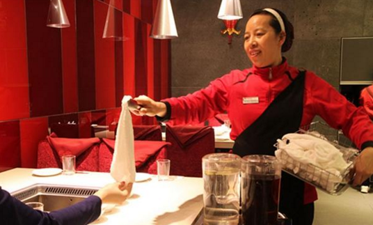 海底撈這些知名餐企是如何吸引到人才的？|餐飲界