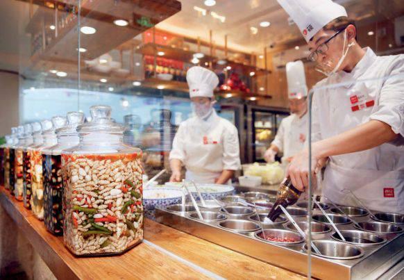 你的客人為什么會(huì)對(duì)明檔廚房買(mǎi)賬？|餐飲界
