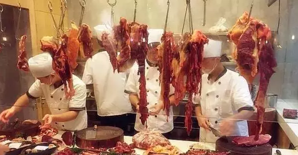 11月6日，“哞哞叫”和深圳名廚委員會的大師共同見證“牛”的傳奇