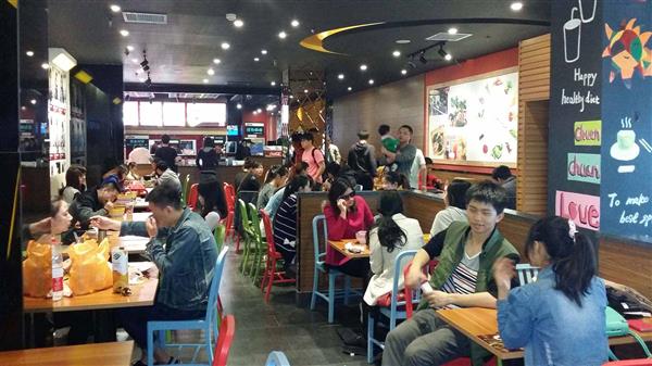 日營(yíng)業(yè)額翻4倍！這家餐廳是如何做到的？|餐飲界