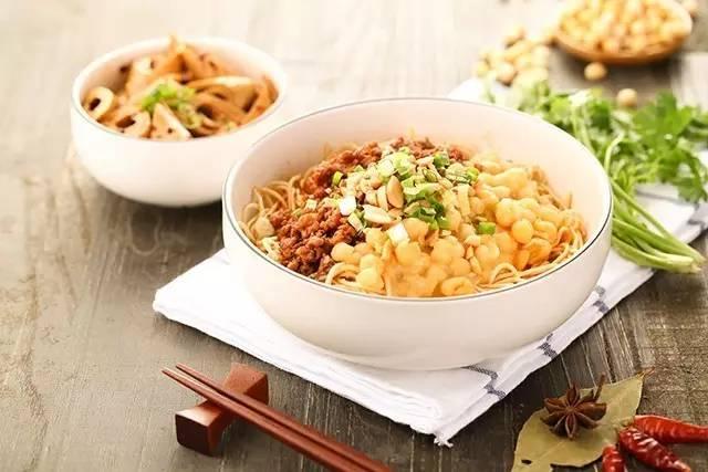 他把一個(gè)單品做到整個(gè)城市為之“瘋狂”，背后的秘密竟是這樣！|餐飲界