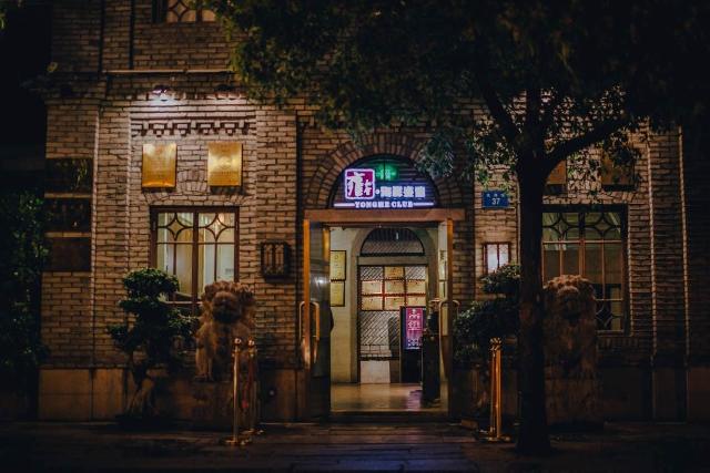 跨界做餐飲，單店日均流水43萬，已經(jīng)火爆了四年|餐飲界