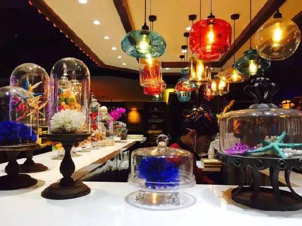 市場追捧“小奇特”，這家餐廳為啥偏要“大多全”？