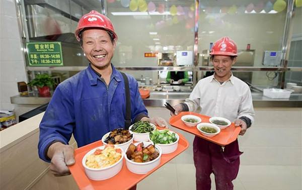 運(yùn)營成本高、利潤薄，社區(qū)食堂如何擺脫生存尷尬？