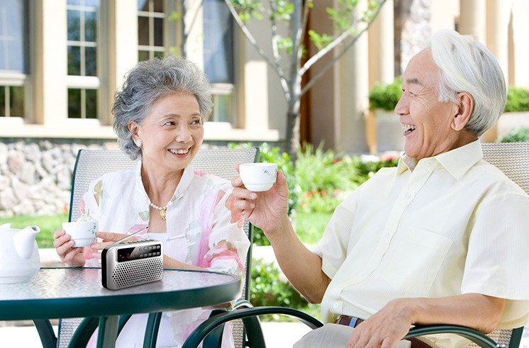 老年餐廳探索困難重重，華天“適老化”改造能否突圍？