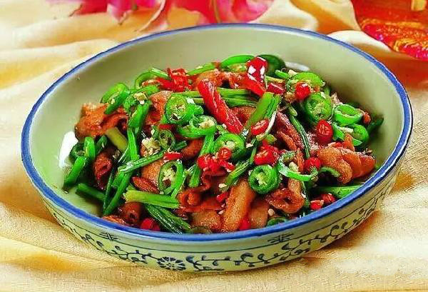 招牌菜不賣免費送，老板卻還年賺100萬