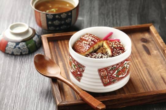 食材成本占了80%，他賠了1500萬；最終鰻步靠一款單品爆紅