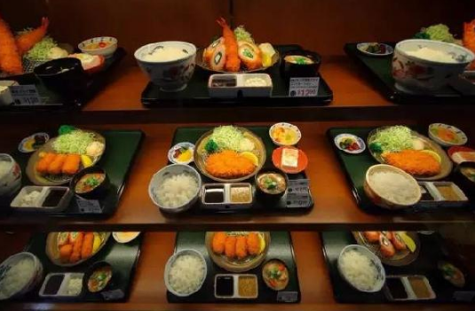 “展望2017”日本快餐業(yè)是齊頭并進(jìn)，還是互爭(zhēng)雄長(zhǎng)？|餐飲界