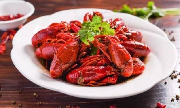 靠一碗蓋澆飯，獲海底撈近千萬元投資