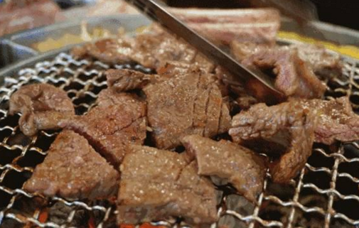 餐飲新騙術：小伙吃了一頓烤肉，準備買房交首付的55萬沒了
