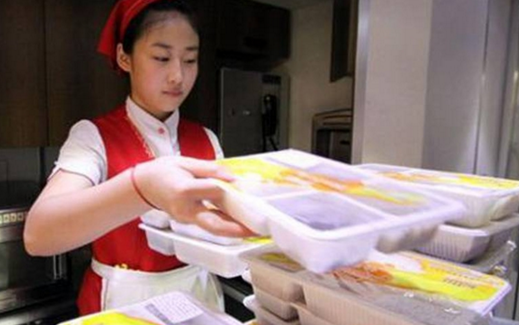 高鐵上可以訂外賣了！肯德基、麥當勞、真功夫們率先“上車”！