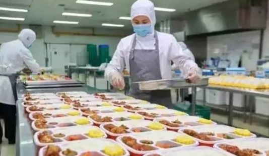 肯德基、真功夫率先“上車”，高鐵外賣這個蛋糕該怎么分？