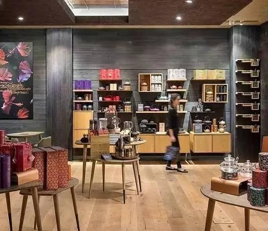 星巴克的焦慮：豪擲88億收回門店所有權(quán)、關(guān)閉379家茶飲店……