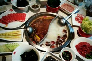 真相| 出問題的海底撈 可不是一家簡(jiǎn)單的火鍋店！|餐飲界