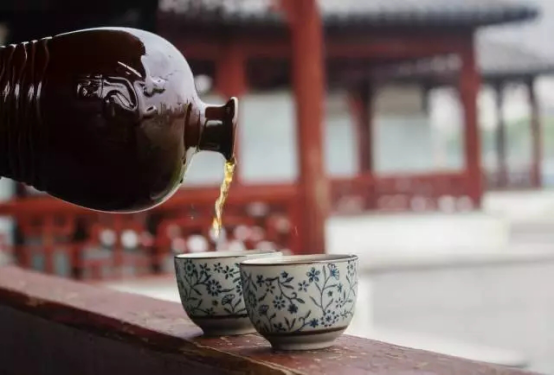 耘林黑杜酒拔草：百年工藝，古法釀造果然名不虛傳！|餐飲界