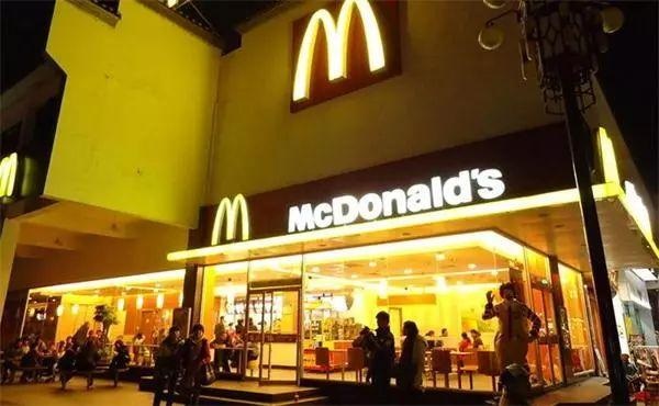 麥當勞的簡餐化套路，學晚了被甩幾條街！