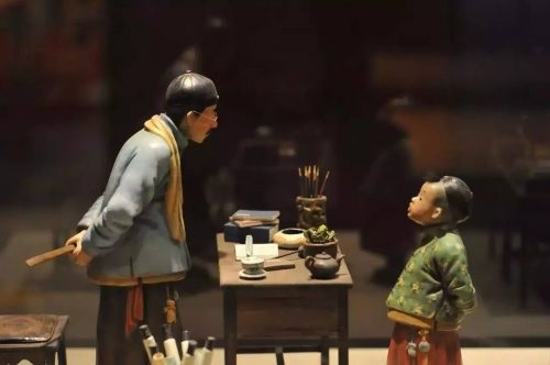 狗不理、大麻花，那是給外地人吃的，煎餅果子才是天津衛(wèi)的真愛！
