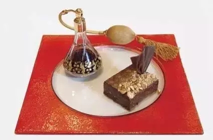 美國(guó)紐約曼哈頓出現(xiàn)最貴甜品，真心吃不起！|餐飲界