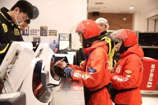 堂食向左、外賣向右，餐飲人正在被撕裂......你在哪邊？