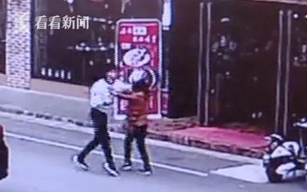 餐廳女員工遲到1分鐘被辭退，還被負(fù)責(zé)人猛踹、狠扇耳光