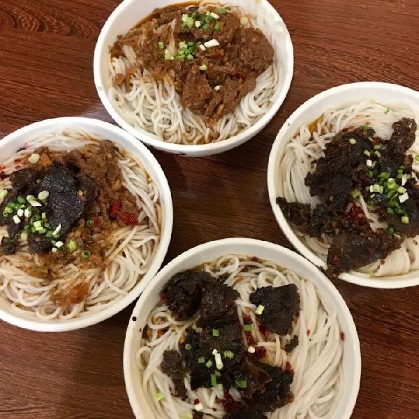 我們常德人的一天，是從嗦一碗米粉開始的