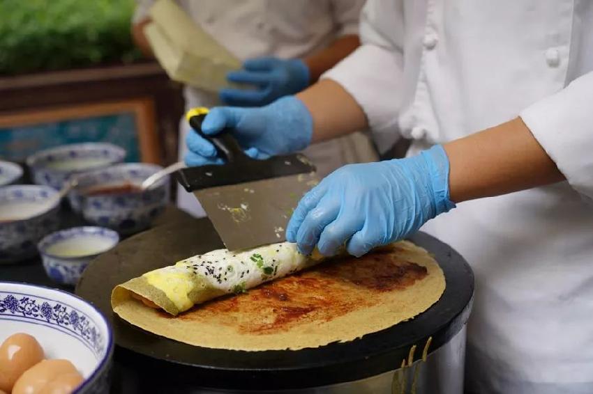 煎餅馃子出標(biāo)準(zhǔn)，薄餅直徑不小于38cm！網(wǎng)友：以后還能加辣條么？