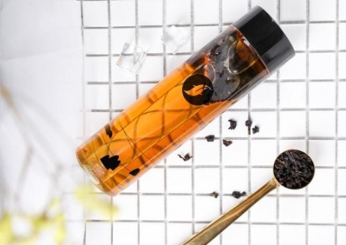 一夫茶網(wǎng)紅文藝短句被刷屏，引領(lǐng)新茶飲“文藝風”