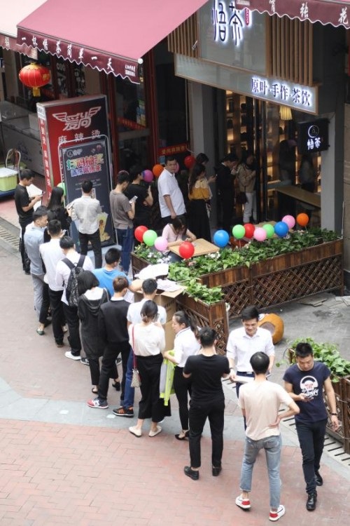 揭秘悟茶半年1000家店，持續(xù)火爆排隊(duì)背后深層次原因