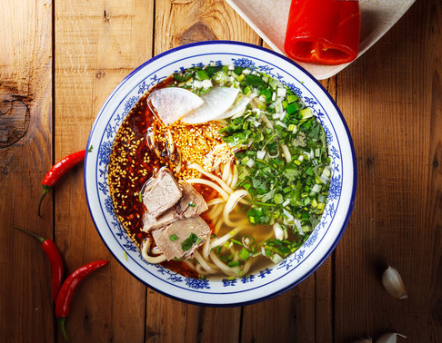 又一大新星牛肉拉面品牌橫空出世，名字叫做“筷三國”|餐飲界