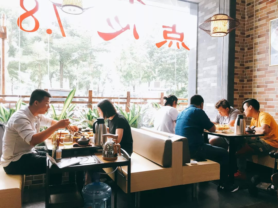 星巴克、西貝、呷哺呷哺……　大牌來(lái)了！社區(qū)餐飲正在逆襲？