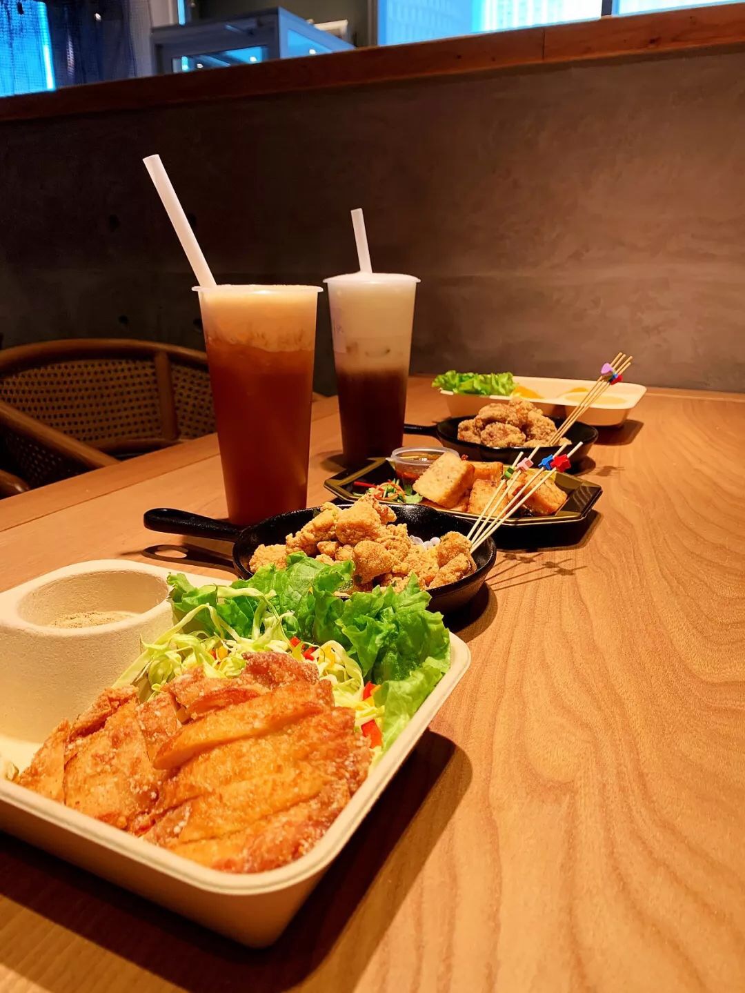 餐飲大事件223期 | 胡潤(rùn)全球富豪榜發(fā)布，海底撈夫婦財(cái)富達(dá)2450億元、廣州酒家股東集體減持|餐飲界