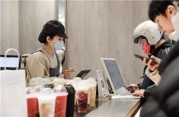 日銷3500杯，日入6萬元，喜茶“事業(yè)合伙”首戰(zhàn)告捷|餐飲界