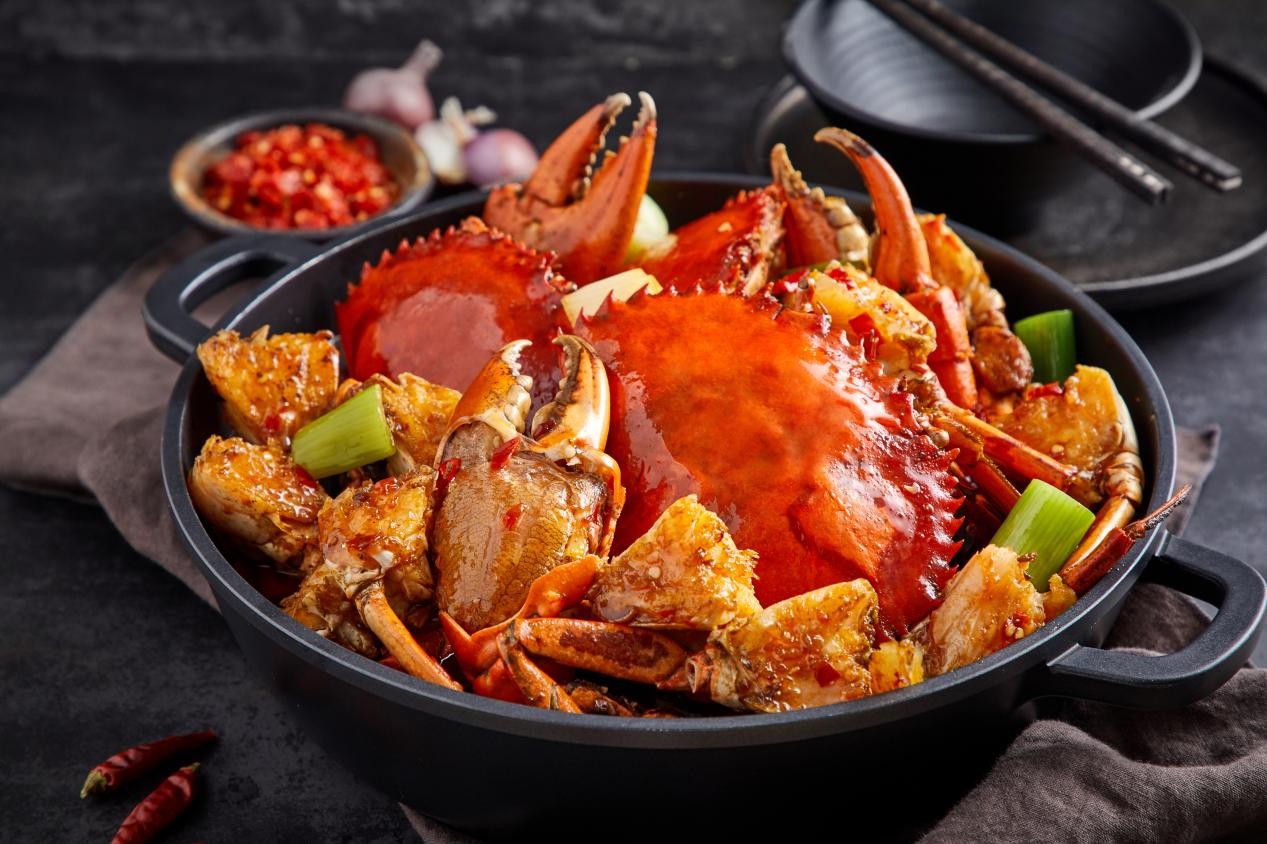 吃蟹要怎樣吃出個(gè)新“鮮”感？七欣天海鮮火鍋給你答案！