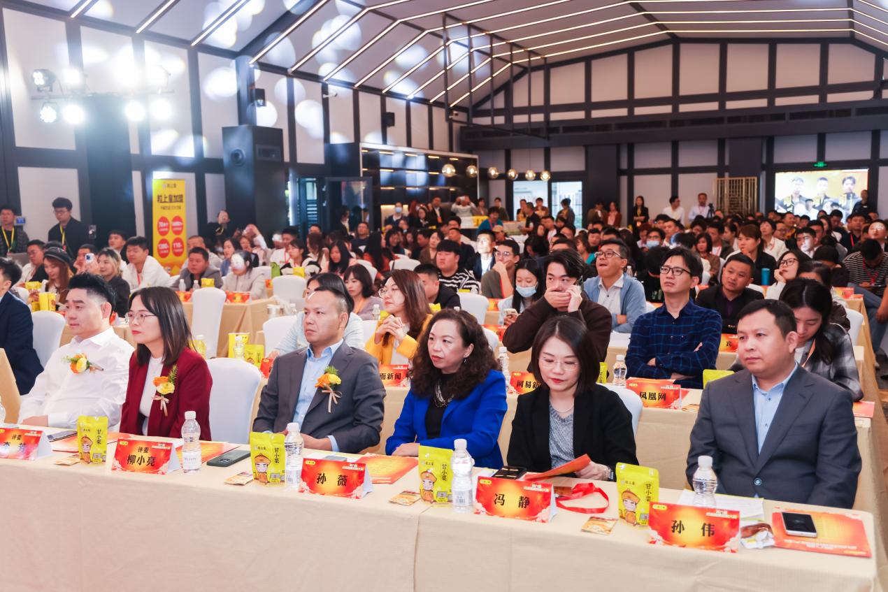板栗界的“炒王”！上海小伙年炒20噸，勇奪板栗炒制大賽冠軍