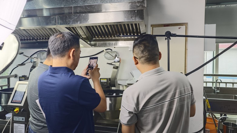 炒菜機(jī)器人席卷餐飲，預(yù)制菜迎來終結(jié)者？